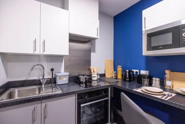 1 bed studio, Ash Grove, Near University, Guildford, GU28US - Image 4